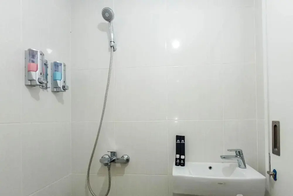 Джокьякарта: Modern Studio At Barsa City Apartment