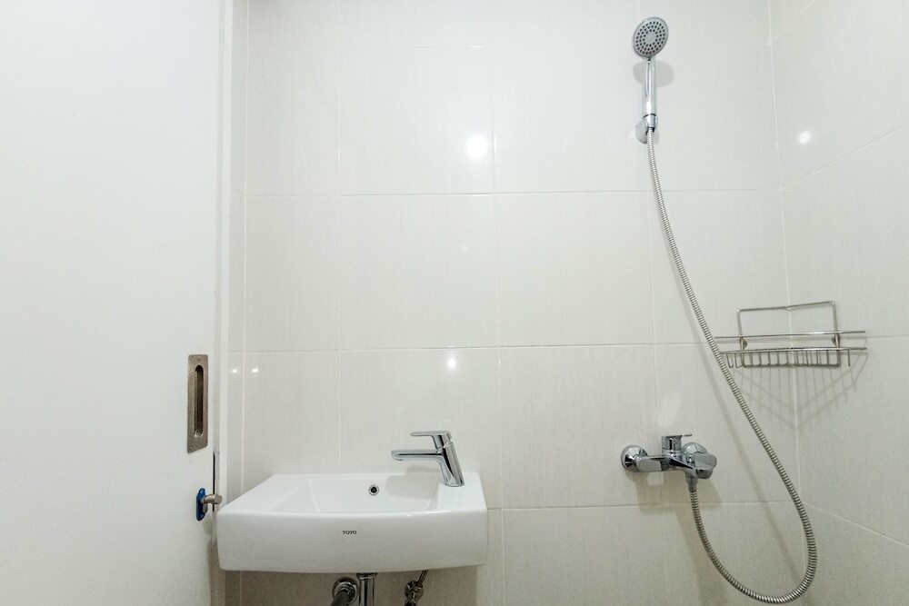Джокьякарта: Modern Look And Comfortable Studio Barsa City Apartment
