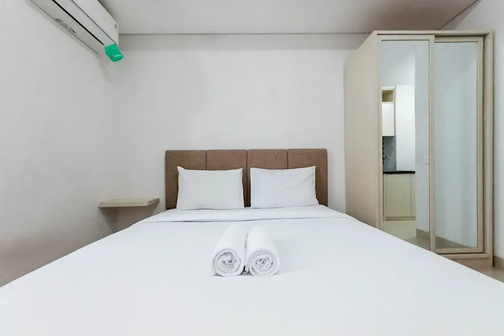 Джокьякарта: Modern Look And Comfortable Studio Barsa City Apartment