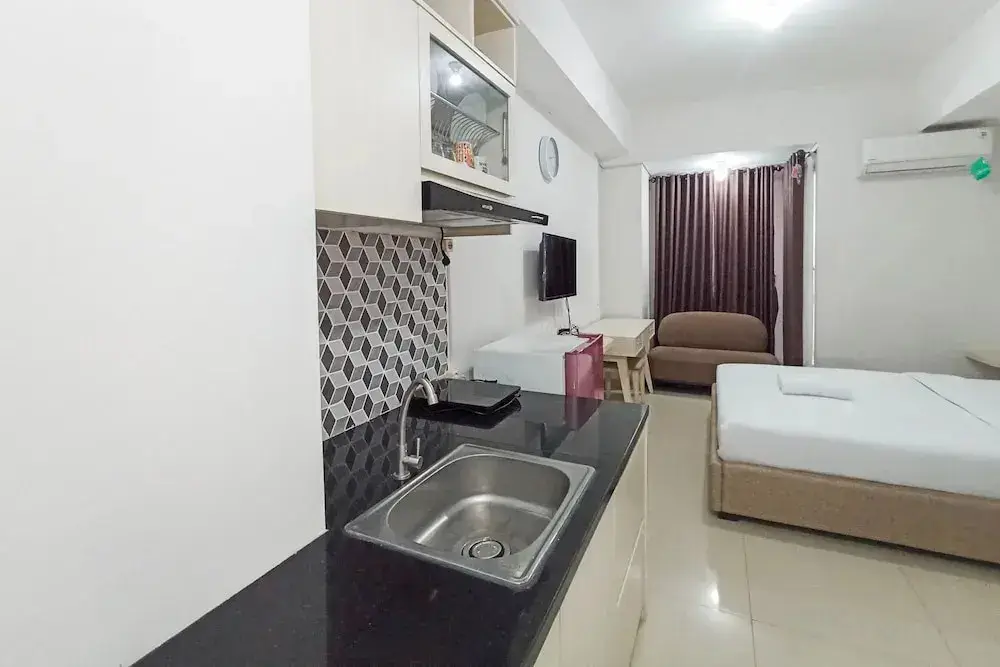 Джокьякарта: Modern Look And Comfortable Studio Barsa City Apartment
