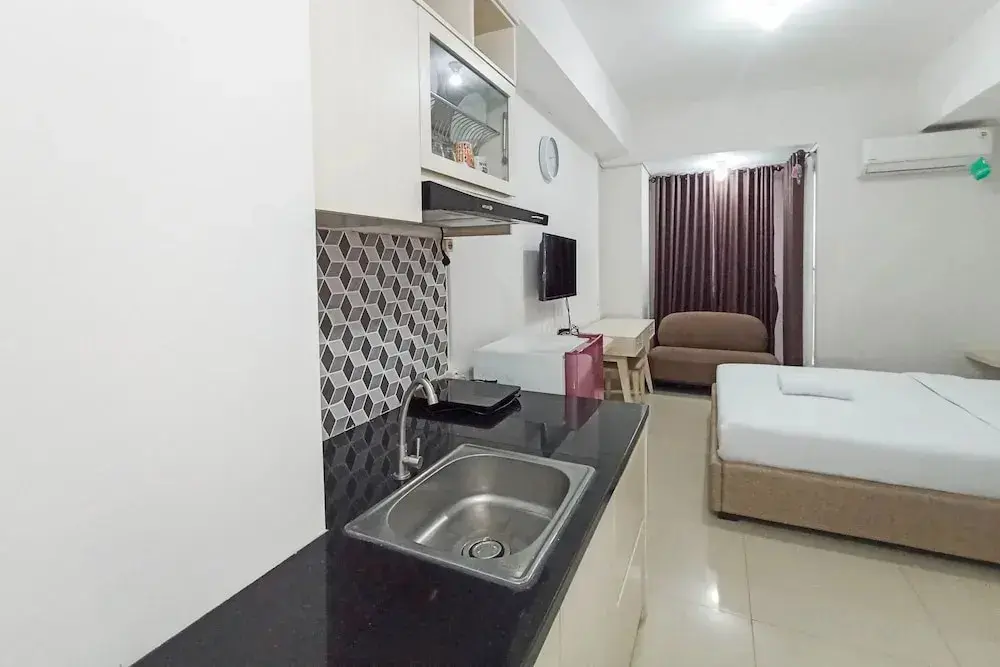 Джокьякарта: Modern Look And Comfortable Studio Barsa City Apartment