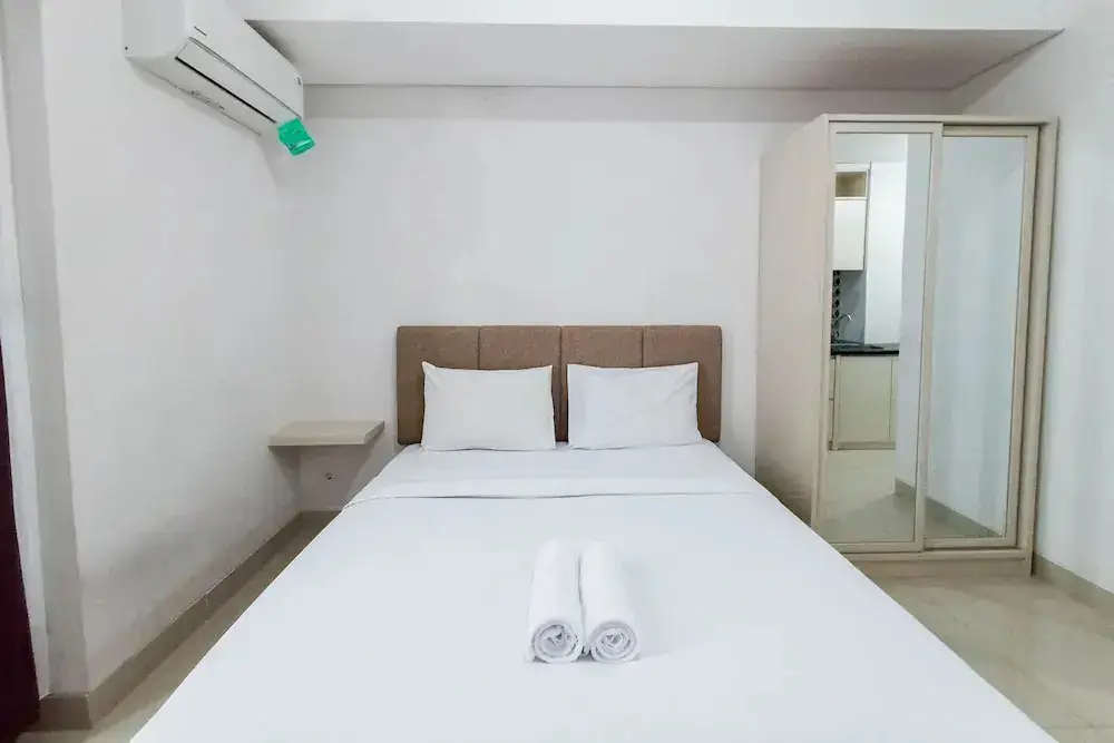 Джокьякарта: Modern Look And Comfortable Studio Barsa City Apartment