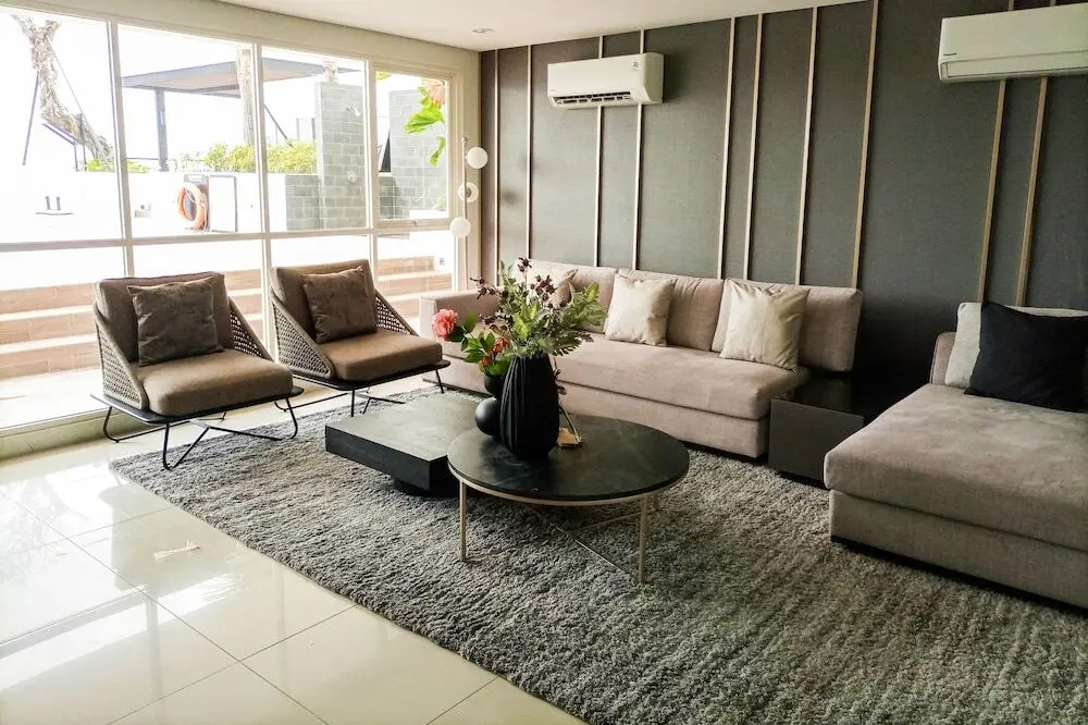 Джокьякарта: Modern Look And Comfortable Studio Barsa City Apartment