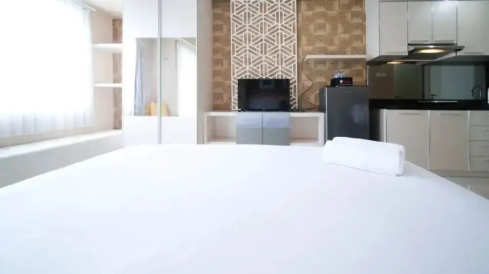 Сурабая: Modern And Cozy Stay Studio Apartment At Tanglin Supermall Mansion