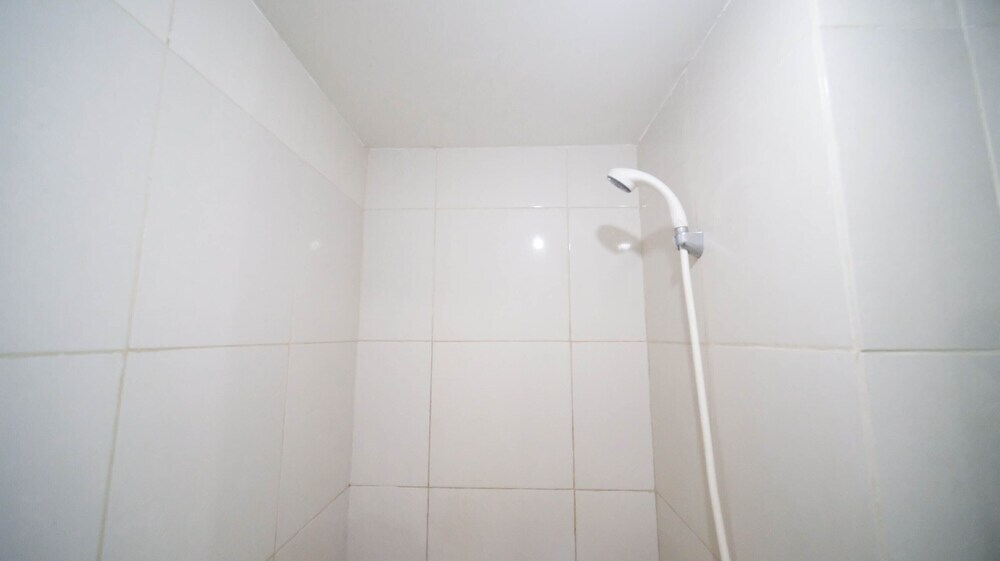 Сурабая: Modern And Cozy Stay Studio Apartment At Tanglin Supermall Mansion