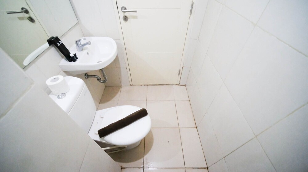 Сурабая: Modern And Cozy Stay Studio Apartment At Tanglin Supermall Mansion
