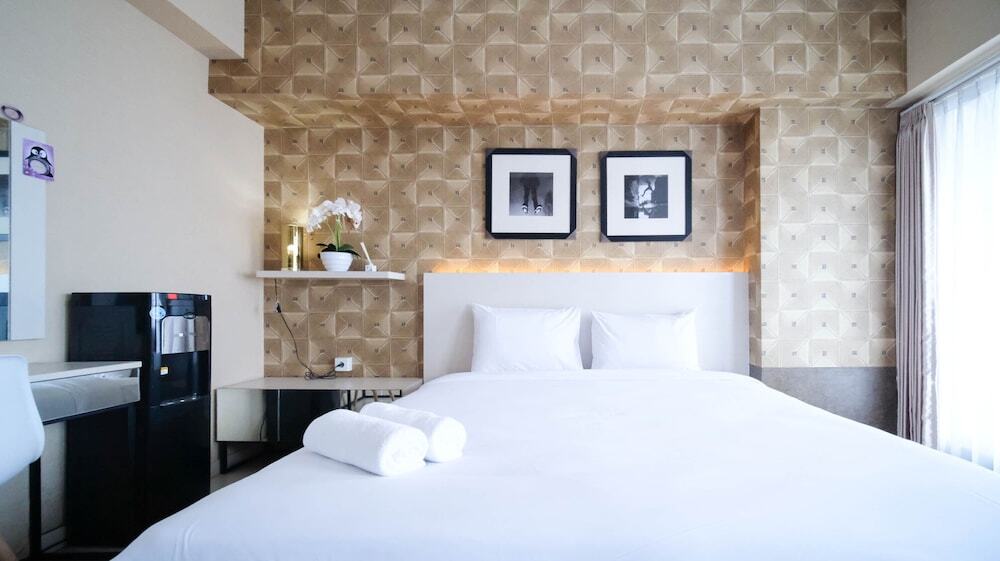 Сурабая: Modern And Cozy Stay Studio Apartment At Tanglin Supermall Mansion