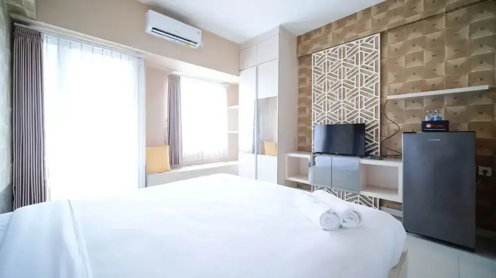 Сурабая: Modern And Cozy Stay Studio Apartment At Tanglin Supermall Mansion