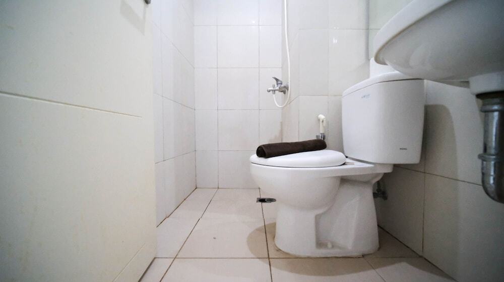 Сурабая: Modern And Cozy Stay Studio Apartment At Tanglin Supermall Mansion
