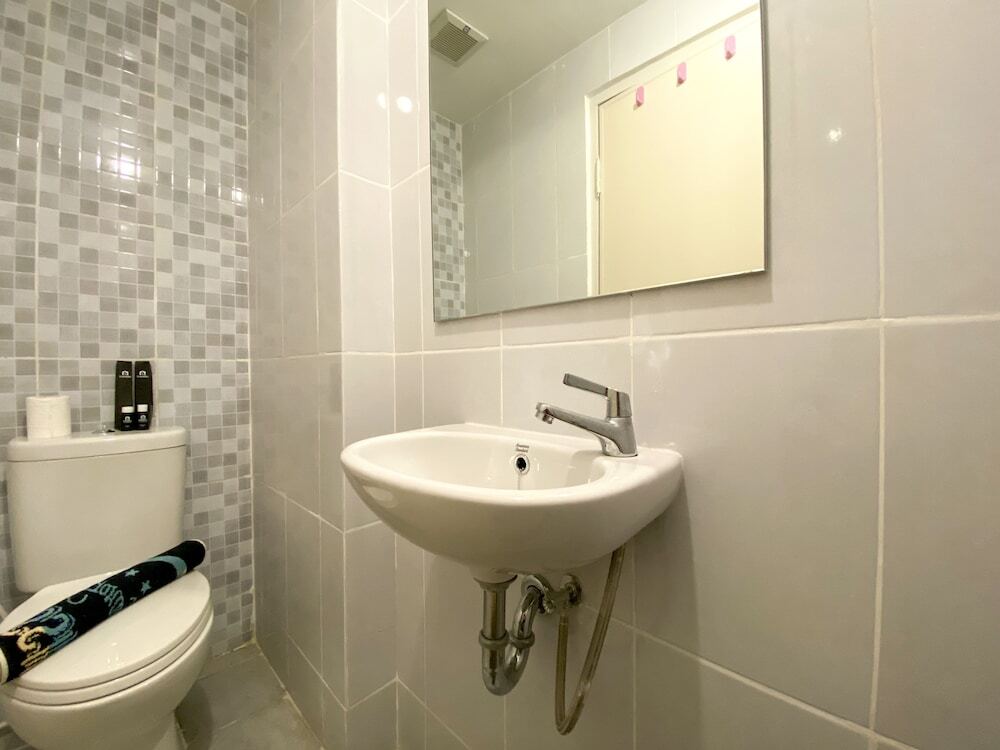Южный Тангеранг: Homey And Enjoy Living Studio Tokyo Riverside Pik 2 Apartment