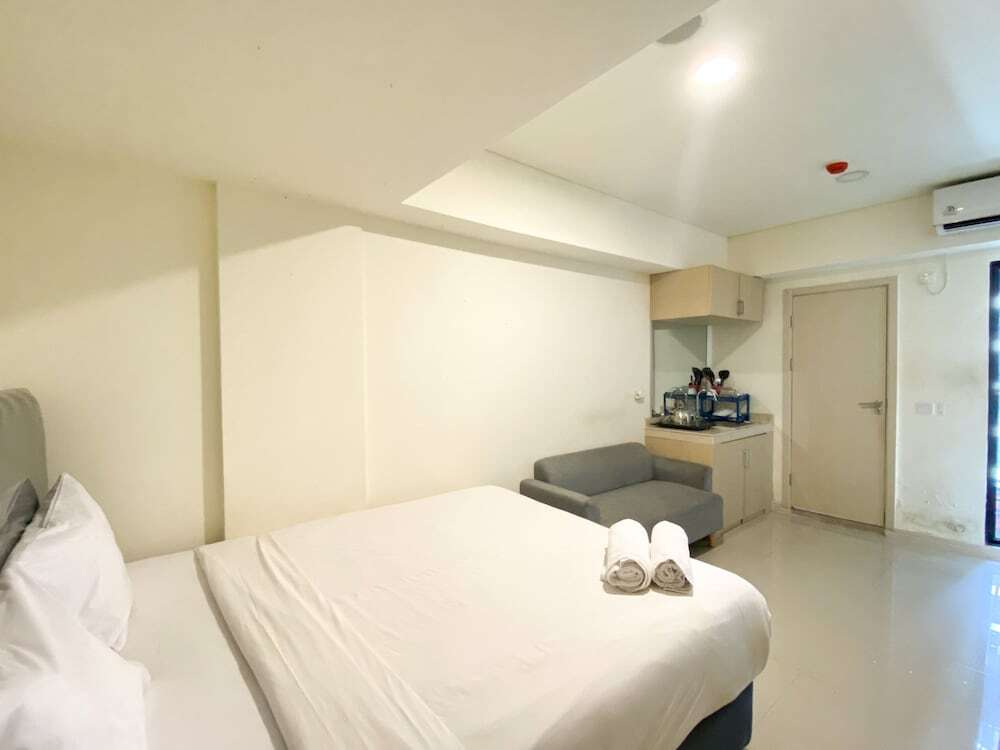Сибату: Simply Look And Enjoy Living Studio At Meikarta Apartment