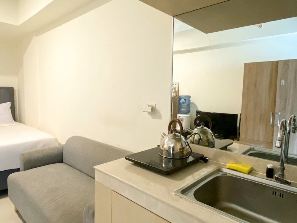 Сибату: Simply Look And Enjoy Living Studio At Meikarta Apartment