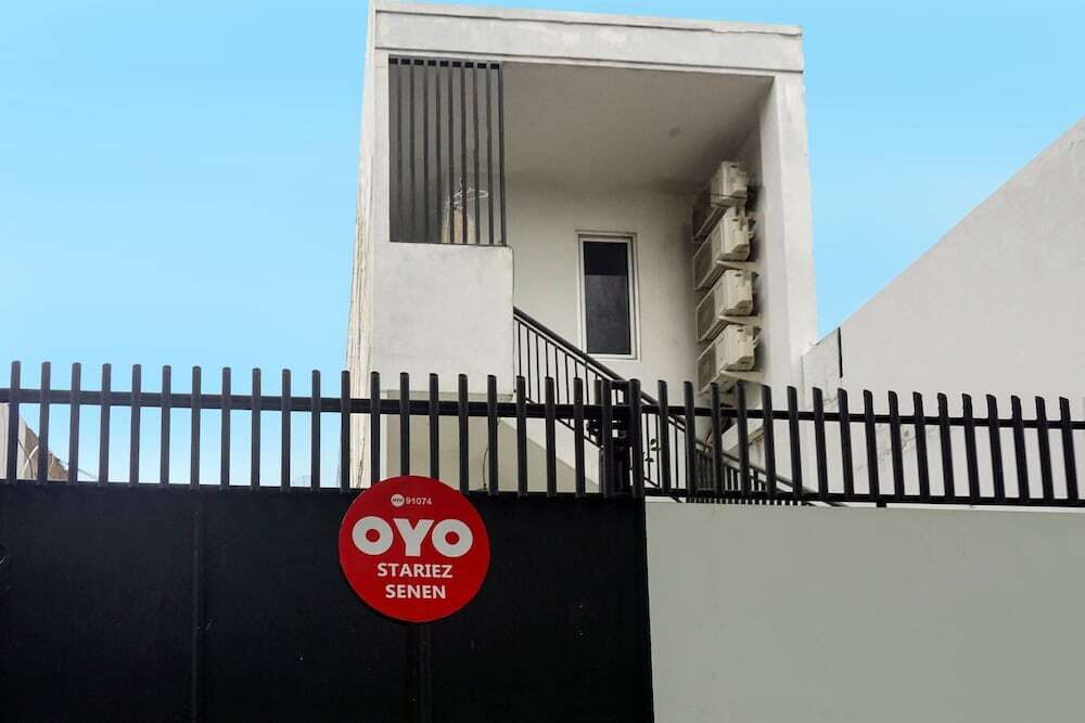 Джакарта: Super OYO 91074 Stariez Senen Syariah