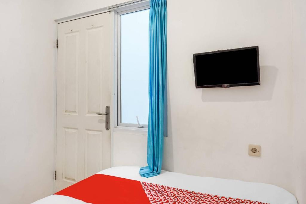 Джакарта: Super OYO 91074 Stariez Senen Syariah