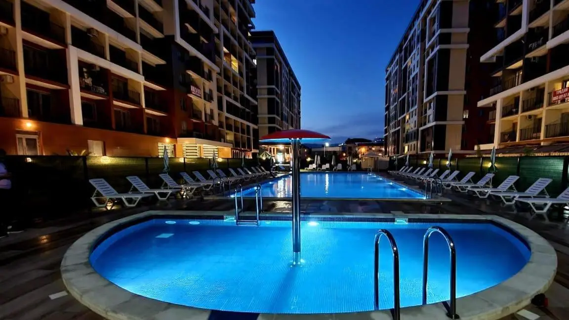 Дагомыс: Апартаменты Sea House в 70м от моря