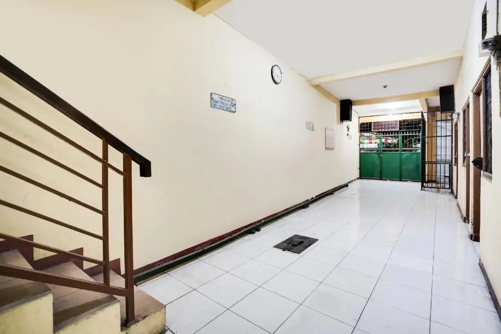 Сурабая: OYO 91774 Kost Nusantara Sidoarjo Syariah