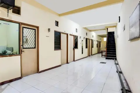 OYO 91774 Kost Nusantara Sidoarjo Syariah — фото 1