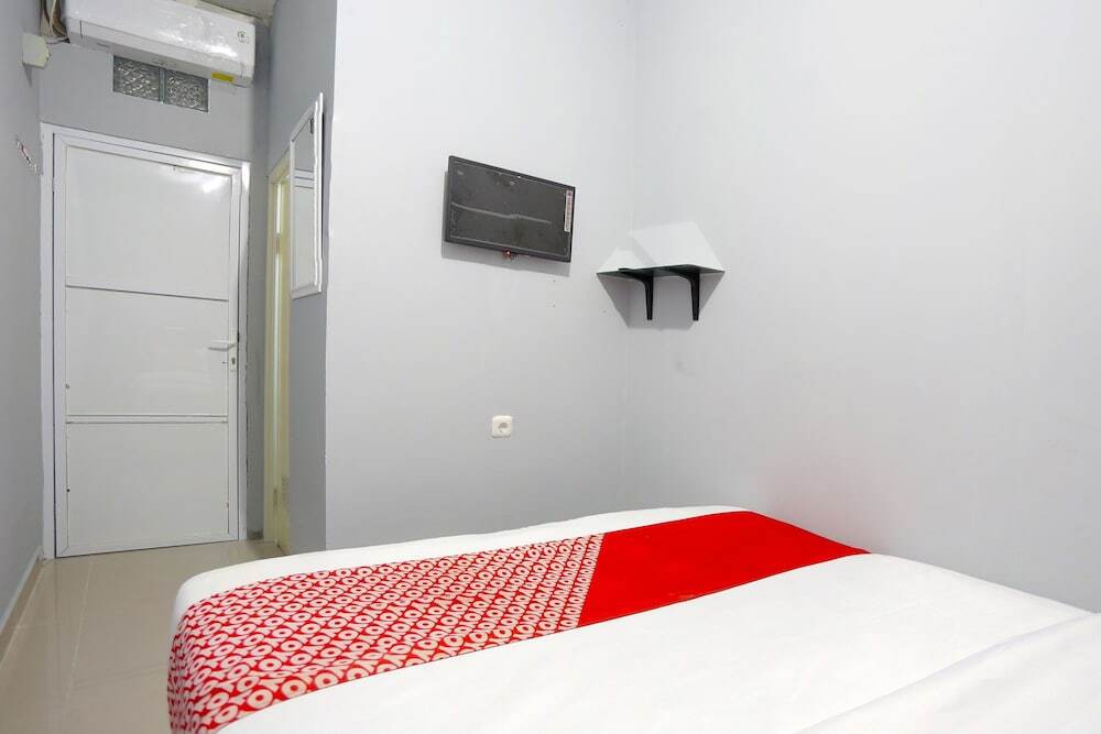 Джакарта: OYO 90848 J&b Rooms Bekasi