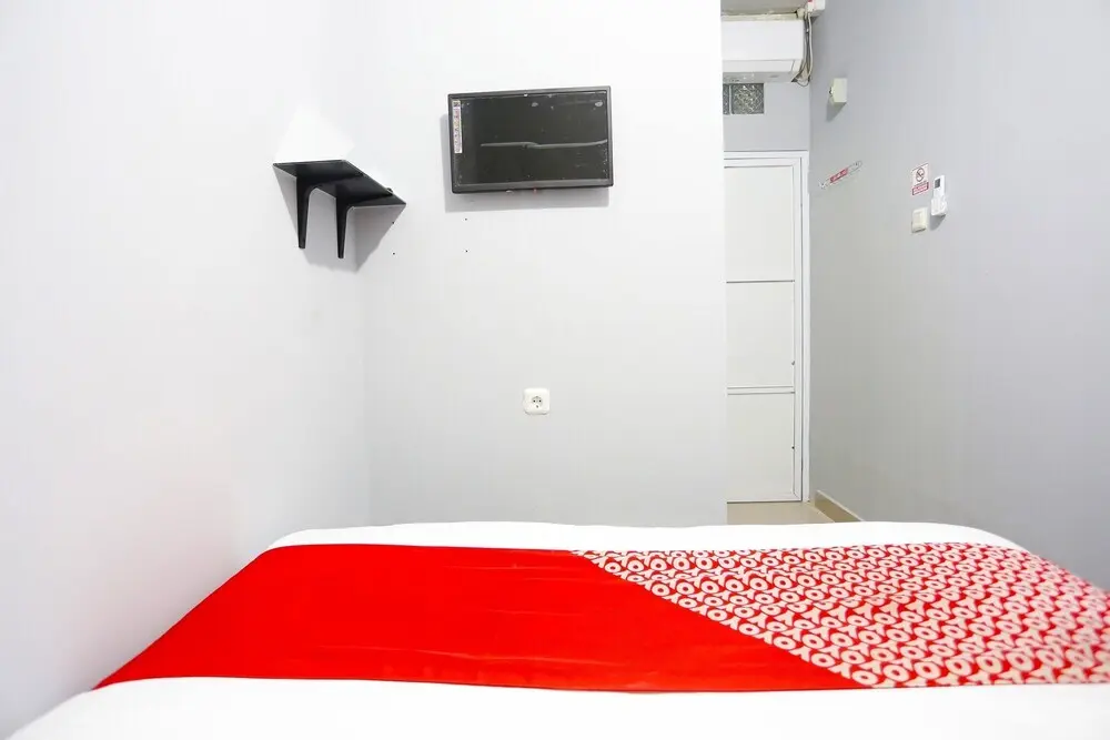 Джакарта: OYO 90848 J&b Rooms Bekasi