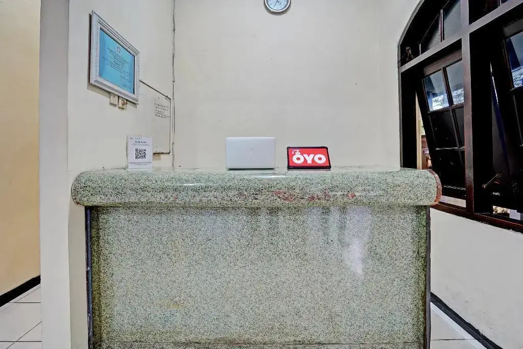 OYO 91198 Hotel Mahkota 2 Lamongan — фото 1