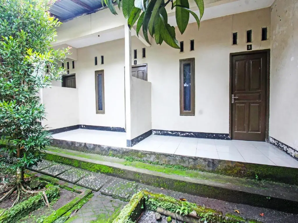 OYO 92149 Ashooy HomestayNearWisata Desa sedau — фото 1