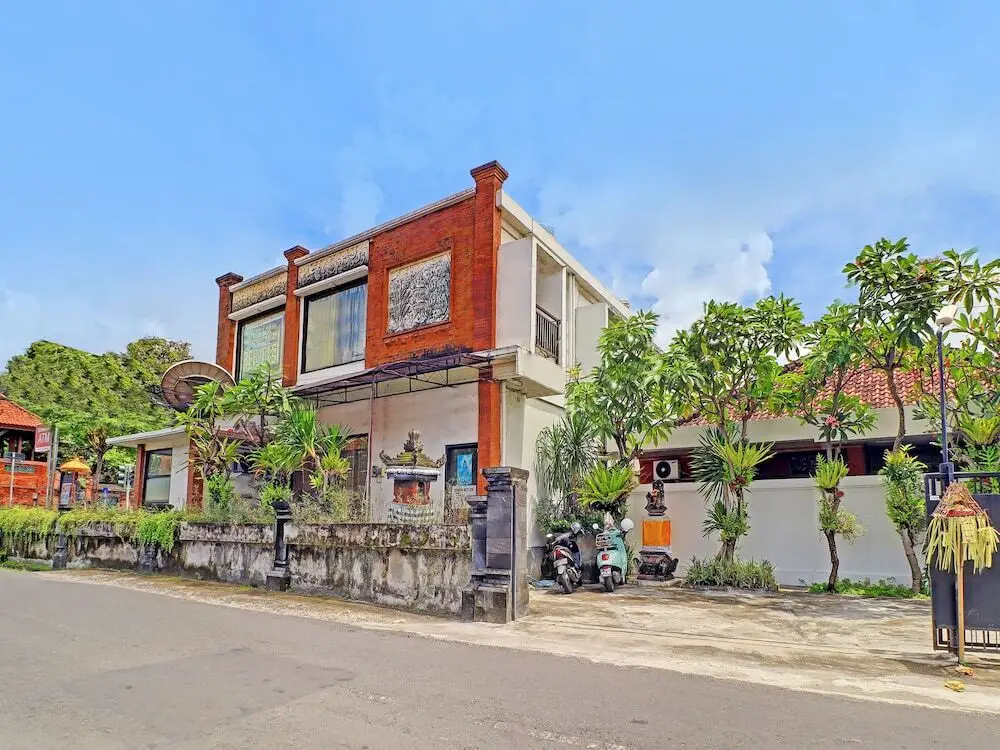 Денпасар: OYO 91971 Hotel Puri Sokasati