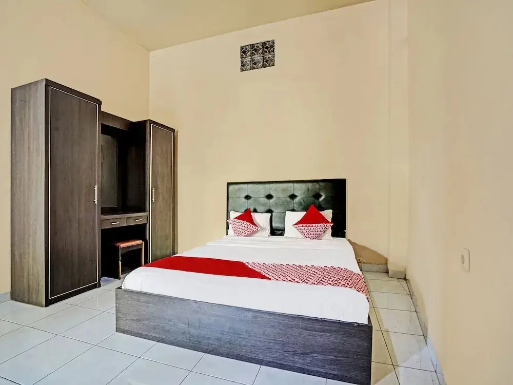 Палембанг: OYO 91873 Nugraha Kost
