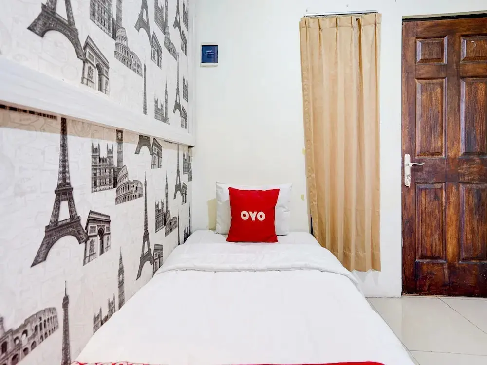 Сурабая: OYO Life 90606 Glass House Citraland Syariah