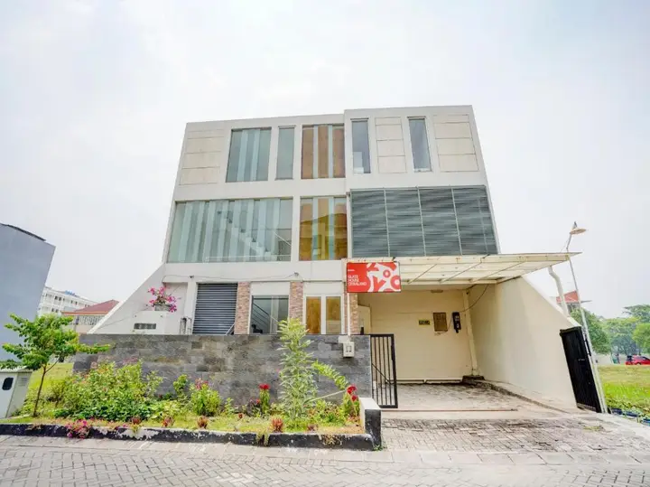 Сурабая: OYO Life 90606 Glass House Citraland Syariah