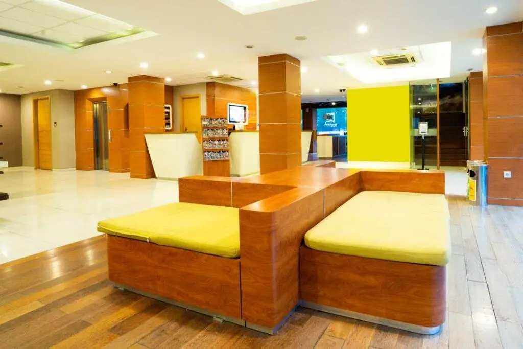Сурабая: Life Hotel Stasiun Kota Surabaya