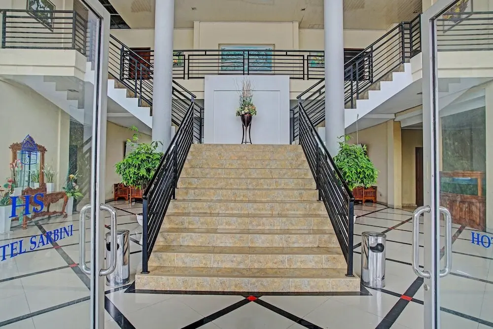 Астра Ксетра: OYO 90947 Hotel Sarbini