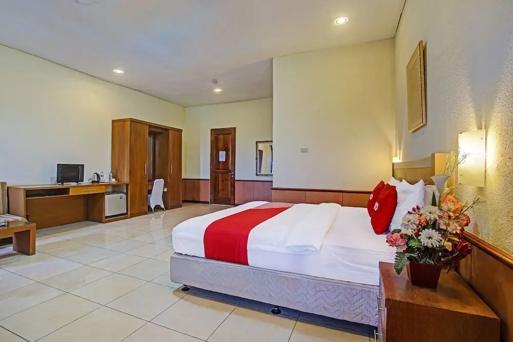 Астра Ксетра: OYO 90947 Hotel Sarbini