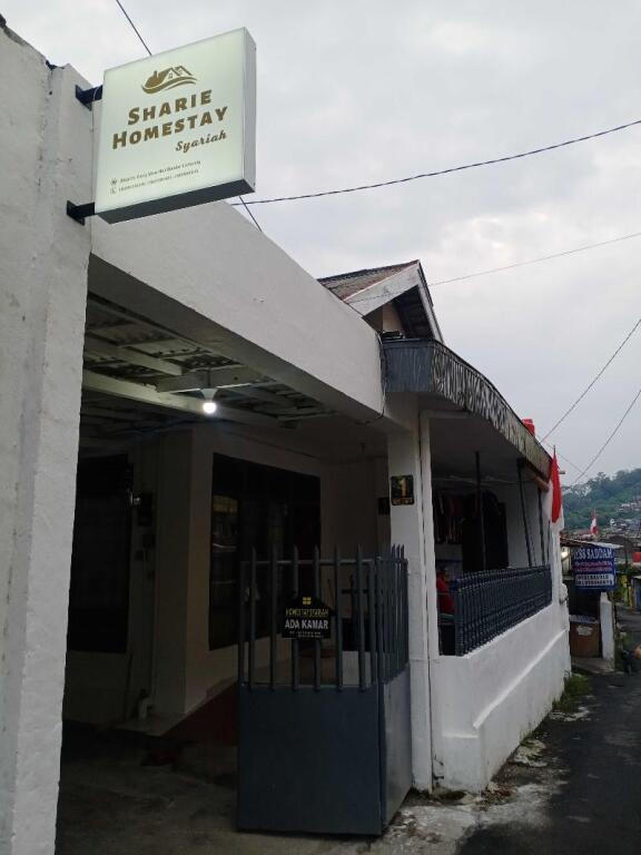 Express O 91597 Sharie Homestay Syariah — фото 1
