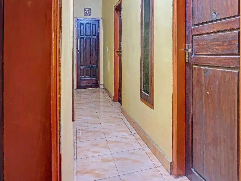 Бату: Spot On 91588 Ananda Guest House Batu