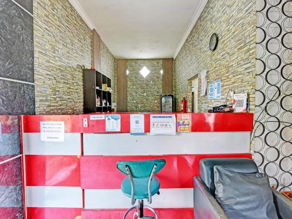 Чилачап: Spot On 91376 Hotel Bintang Flores