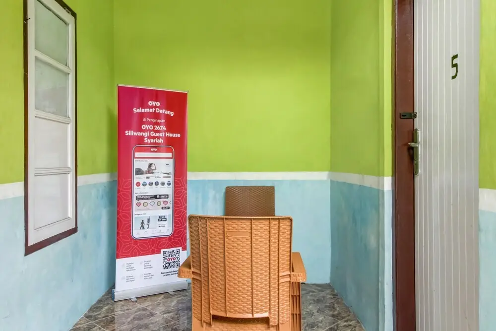 Чиребон: OYO 91216 Siliwangi Guest House Syariah Cirebon