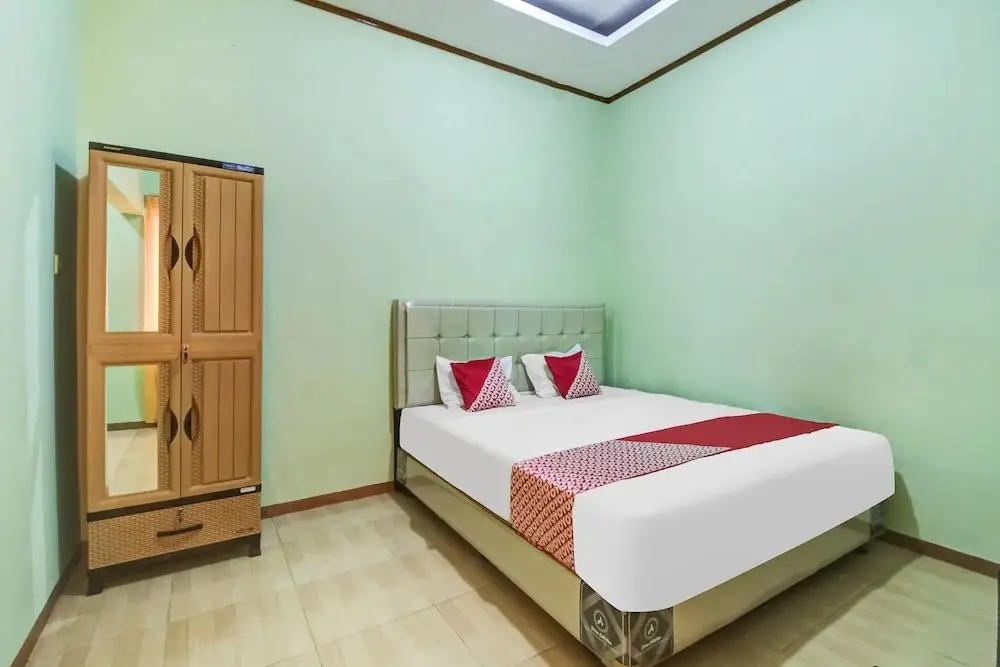 Чиребон: OYO 91216 Siliwangi Guest House Syariah Cirebon