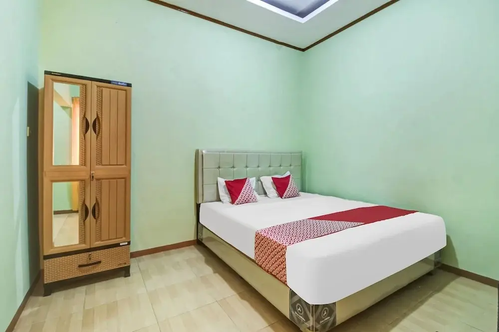 Чиребон: OYO 91216 Siliwangi Guest House Syariah Cirebon