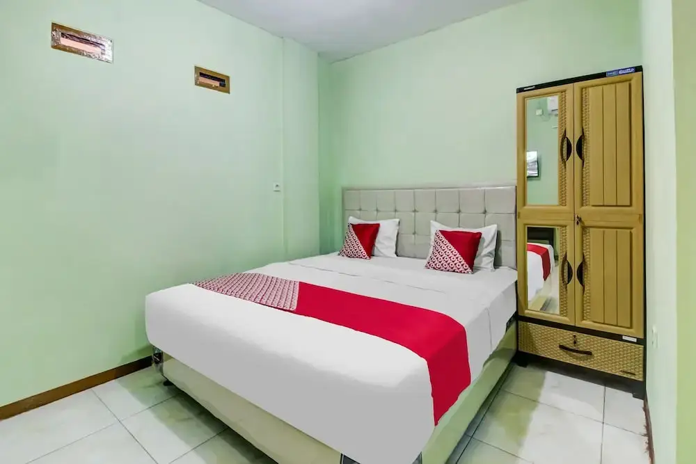 Чиребон: OYO 91216 Siliwangi Guest House Syariah Cirebon
