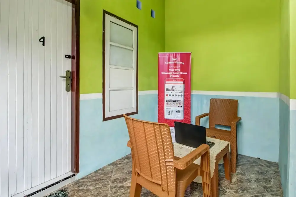 Чиребон: OYO 91216 Siliwangi Guest House Syariah Cirebon