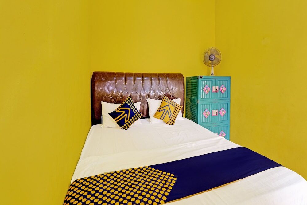 Сиамис: OYO Life 91478 Wisma Aura Syariah