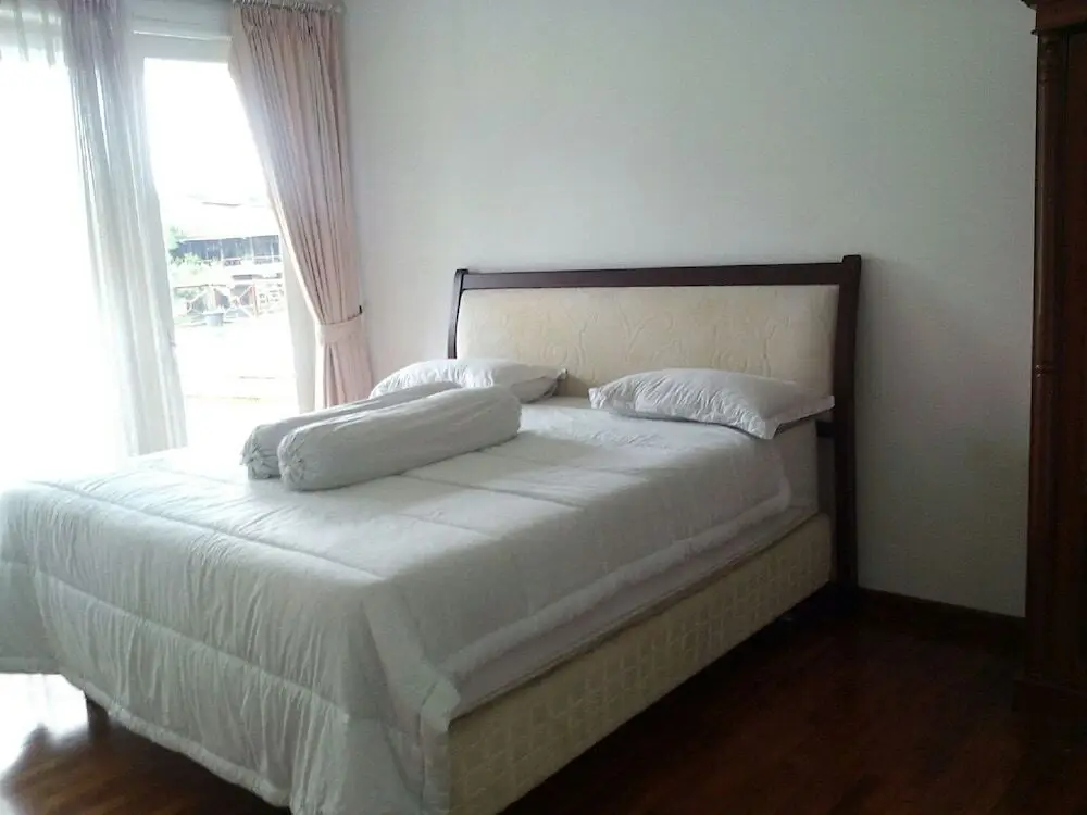 Чипанас: Bukit Danau Exclusive Resort & Villa