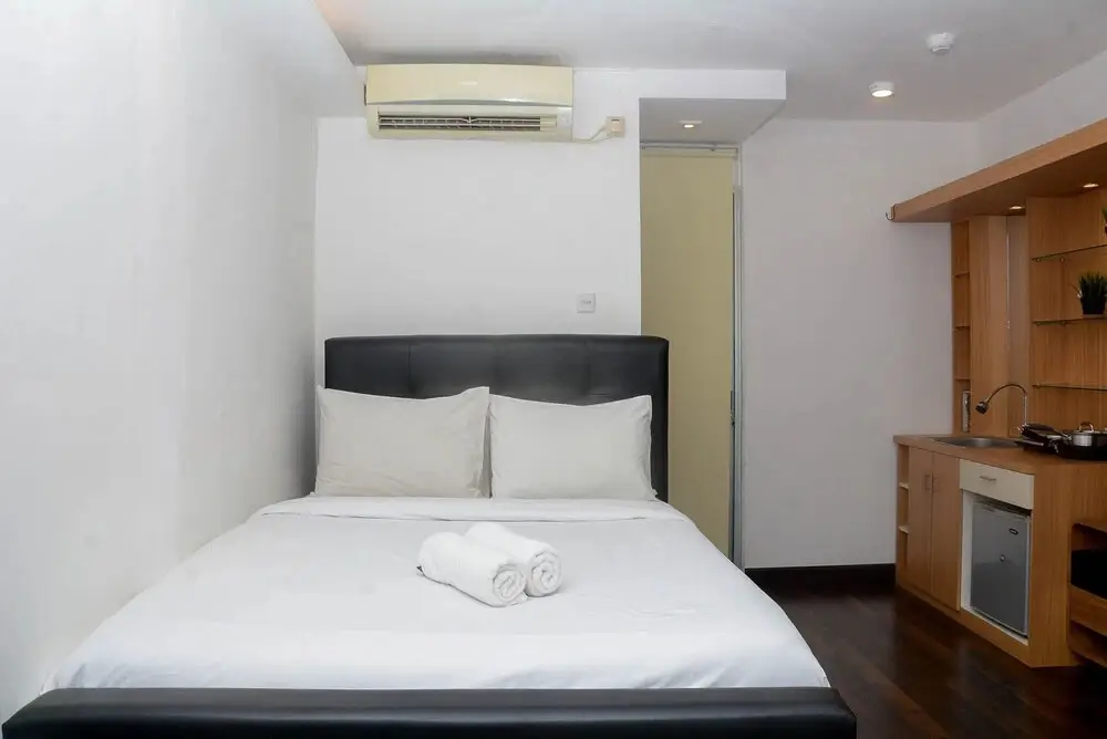 Джакарта: Fully Furnished with Cozy Design Studio Bassura City Apartment