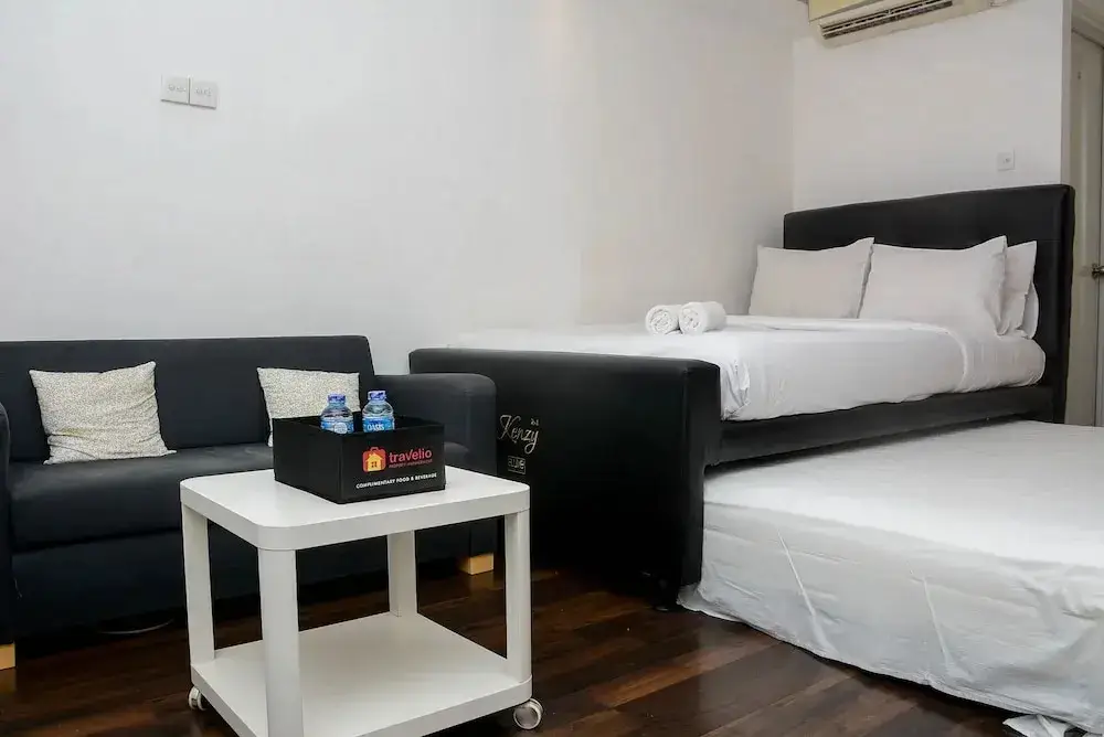Джакарта: Fully Furnished with Cozy Design Studio Bassura City Apartment