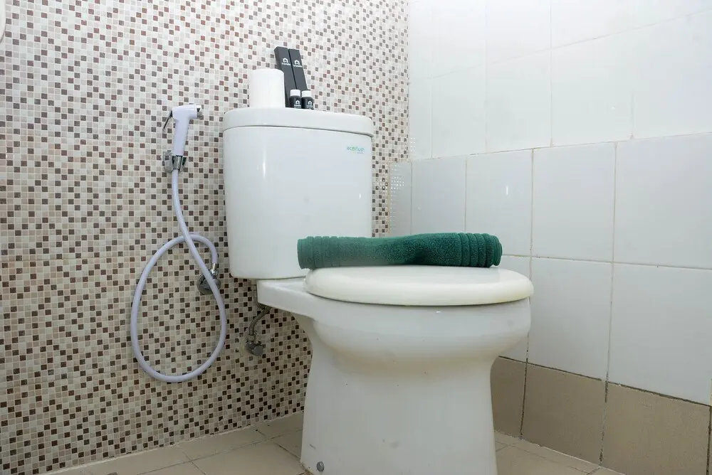 Джакарта: Fully Furnished with Cozy Design Studio Bassura City Apartment
