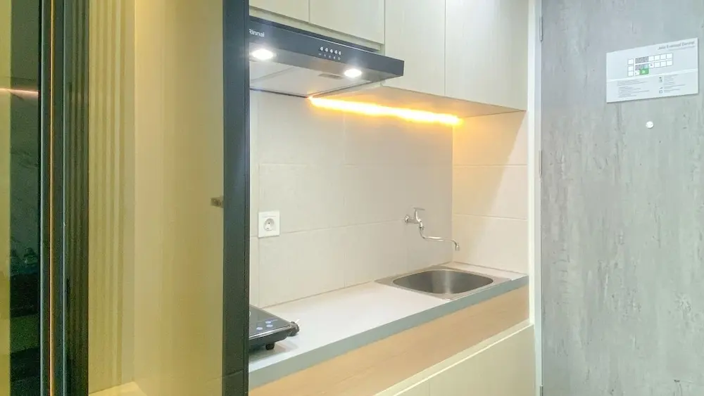 Чипутат: Homey And Enjoy Living Studio Osaka Riverview Pik 2 Apartment