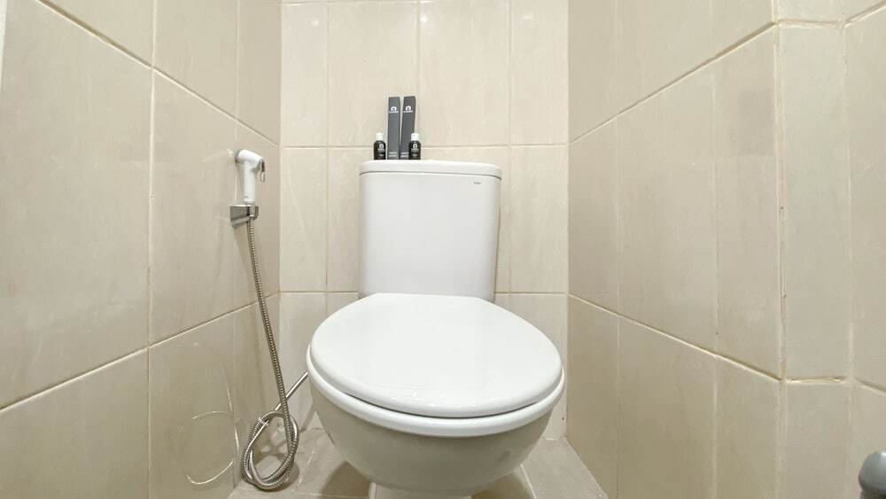 Чипутат: Cozy And Simply Studio Room At Osaka Riverview Pik 2 Apartment