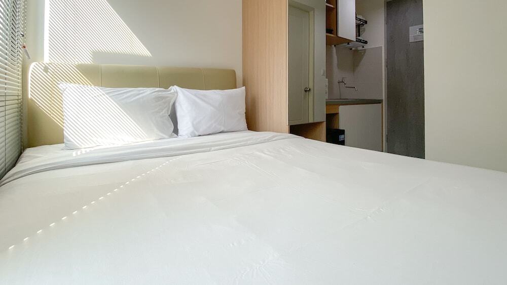 Чипутат: Cozy And Simply Studio Room At Osaka Riverview Pik 2 Apartment