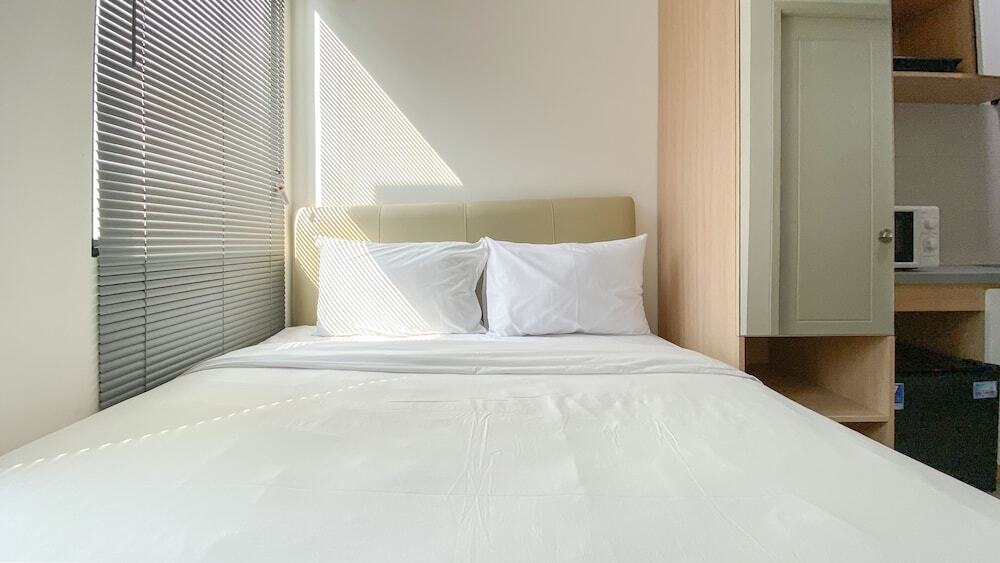 Чипутат: Cozy And Simply Studio Room At Osaka Riverview Pik 2 Apartment