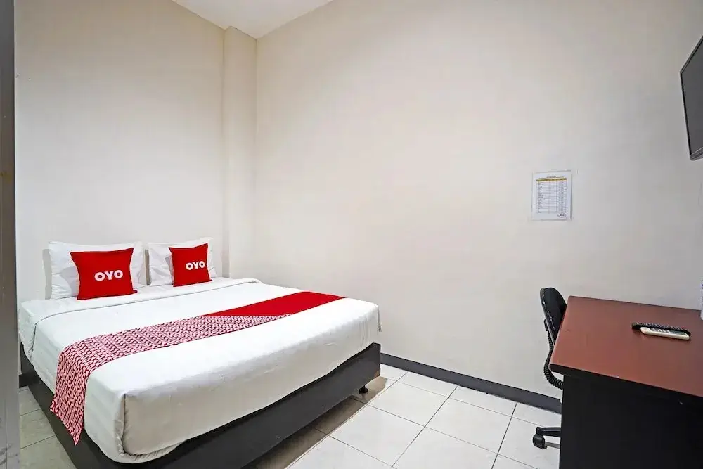Сурабая: OYO Flagship 90890 Bratang Gede Residence